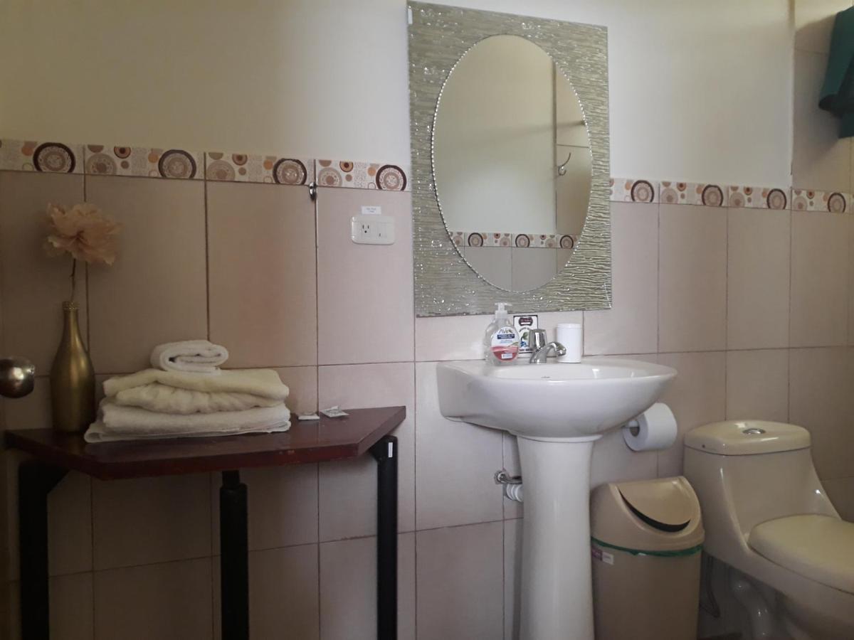 El Cardenal Hotel Лоха Екстериор снимка